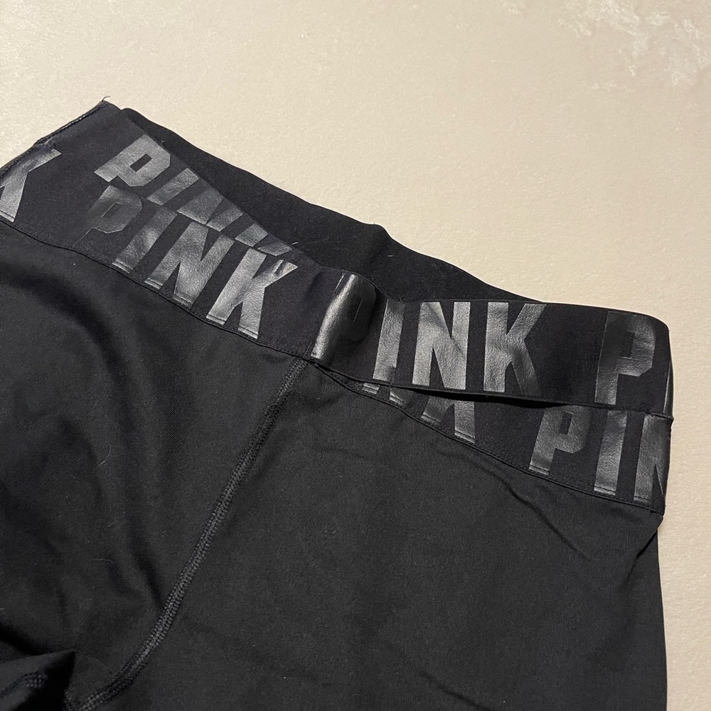 Lot of 5 pairs of VS black leggings, various styles, size medium